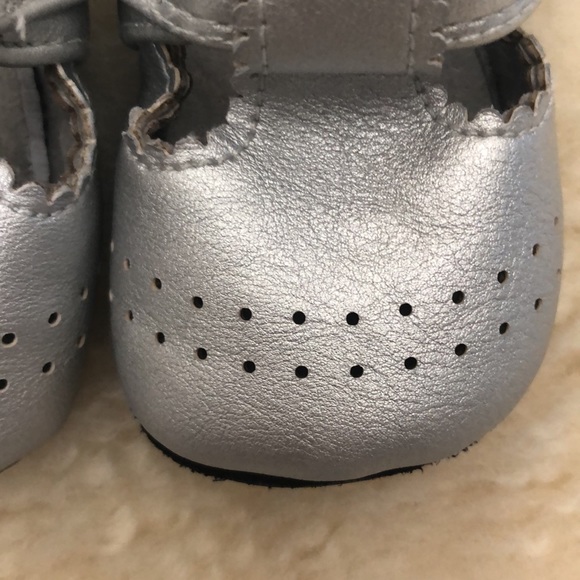 Jack and Lily My Mocs Silver T-Strap Soft Flexible Soles  size 0-6 months - Picture 8 of 8